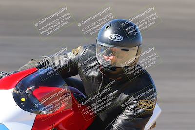 media/Nov-06-2023-Moto Forza (Mon) [[ce023d0744]]/4-Beginner Group/Session 2 (Bowl Tight Speed)/